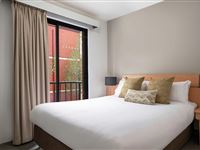 Premium 2 Bedroom Apartment Bedroom-BreakFree Adelaide