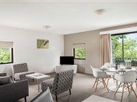Premium 2 Bedroom Apartment Lounge-BreakFree Adelaide